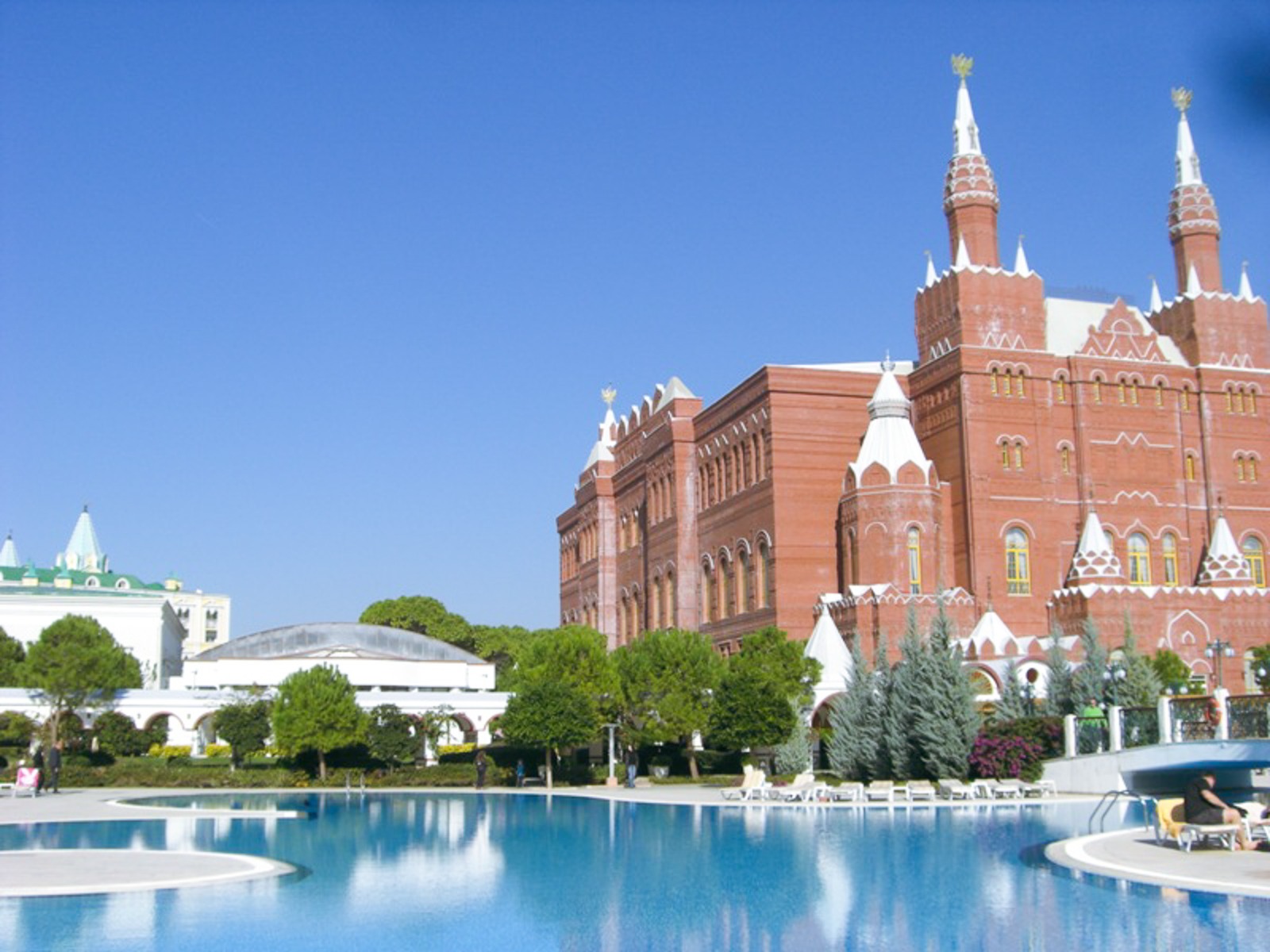 Kremlin Palace, Lara